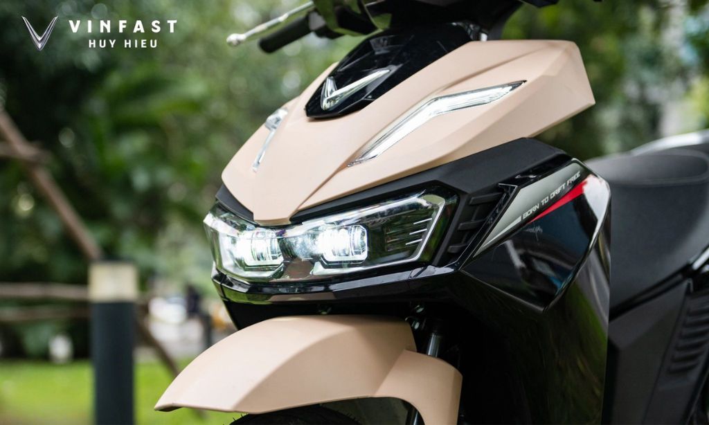 Đầu xe VinFast Viper với cụm đèn LED hiện đại