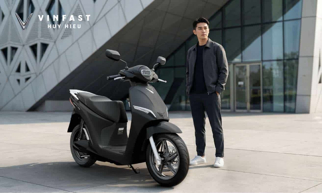 Xe máy điện VinFast Feliz II phong cách thanh lịch tiện lợi.