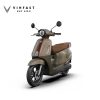 VinFast Evo Grand Premia màu Nâu Titan nhìn từ phía trước