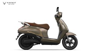 VinFast Evo Grand Premia màu Nâu Titan nhìn ngang